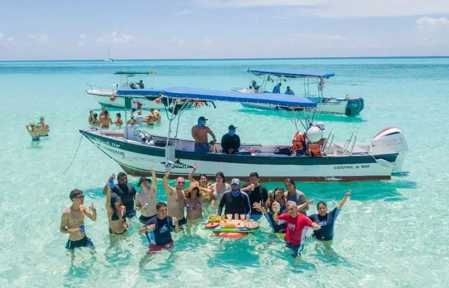 Boat to El Cielo