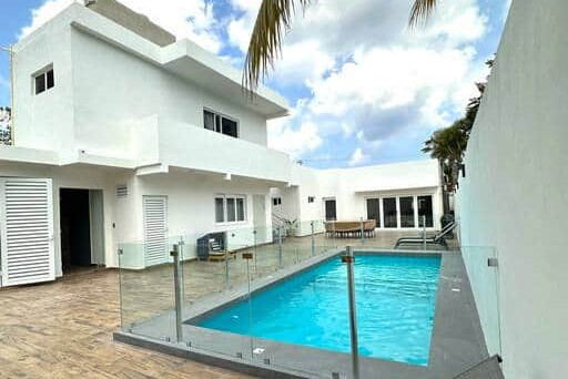 King Royal Villa 5 Room Vacation Rental 2